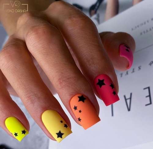 Разноцветные ногти квадрат молодежный дизайн