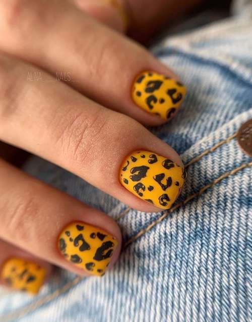 Леопардовый маникюр в модных оттенках: фото