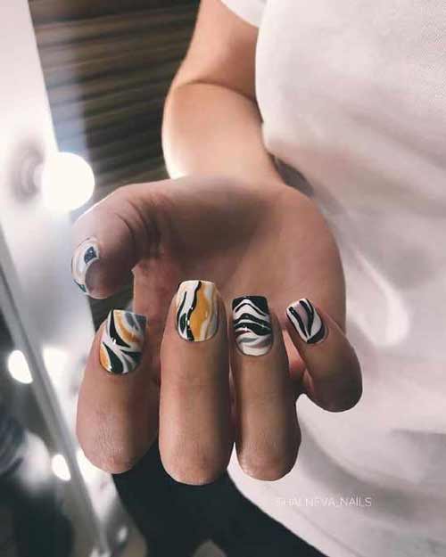Короткие ногти зебра принт