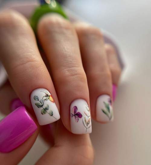 Рисунки цветов и листьев на ногтях