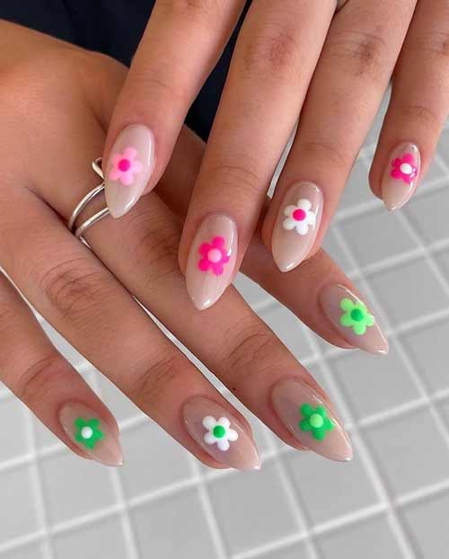Розовые ногти с цветами
