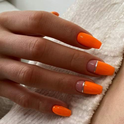 Оранжевый на половину ногтя