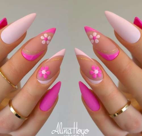 Розовый яркий френч длинные ногти