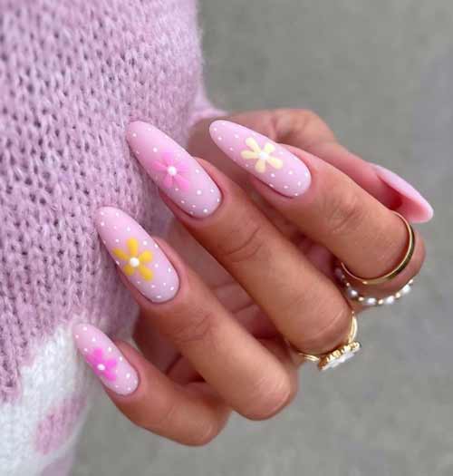 Розовые цветочки на ногтях