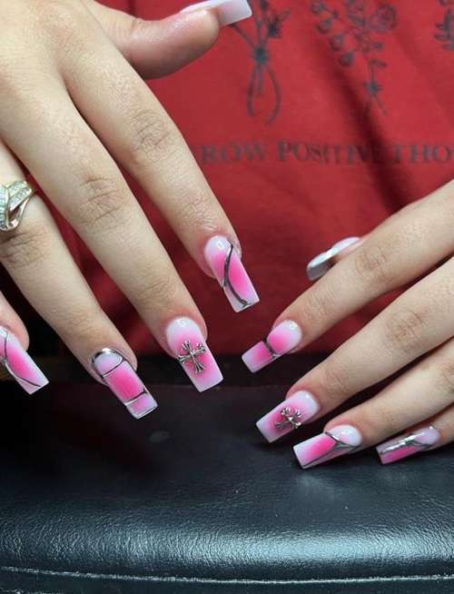 Молочно-розовые ногти градиент с аурой