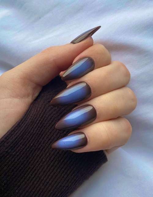 Сине-коричневые ногти с аурой