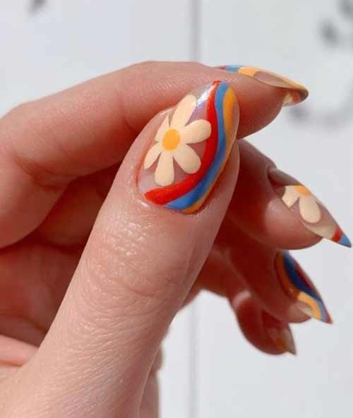 Цветочки в персиковом цвете на ногтях