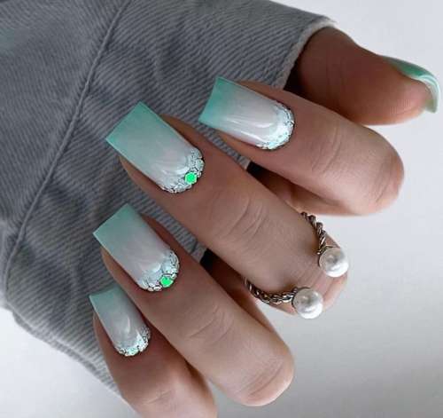 Квадратные ногти дизайн с молочным цветом