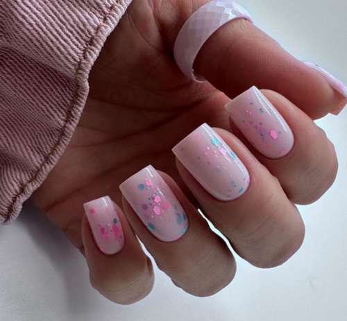 Пыльно-розовый маникюр короткие ногти