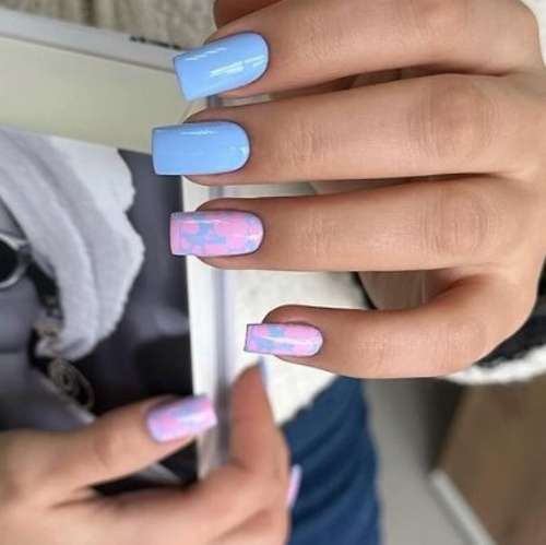 Розовый с голубым ногти