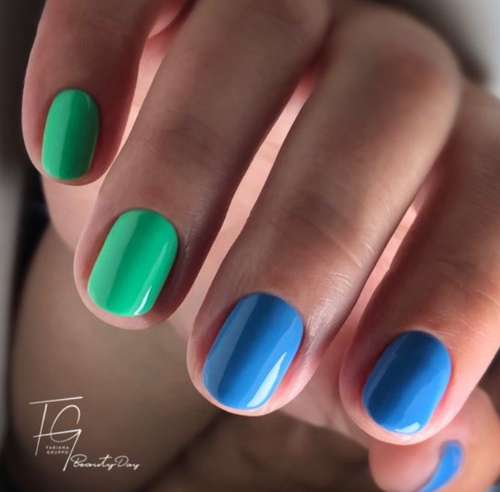 Сине-зеленые ногти