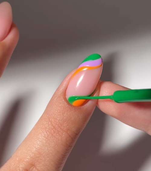 Как нарисовать полоски на ногтях
