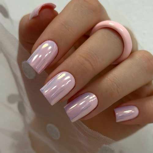 Розовые жемчужные ногти